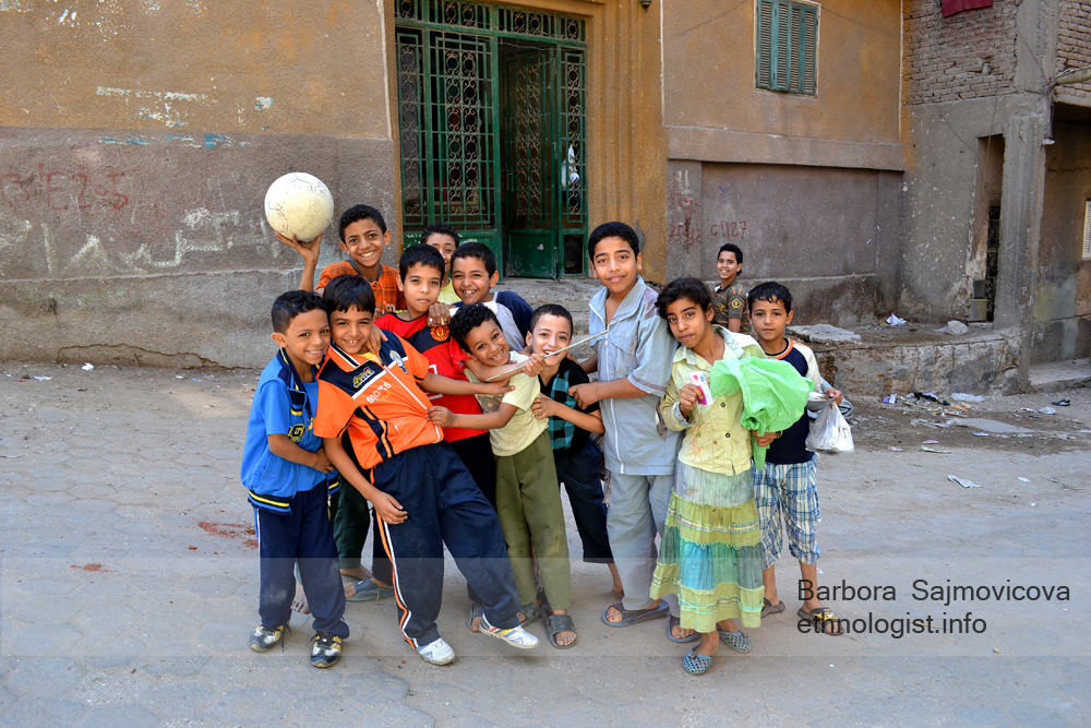 Dětské úsměvy v Manšíjat Násir. Káhira, říjen 2011, foto: Barbora Šajmovičová.